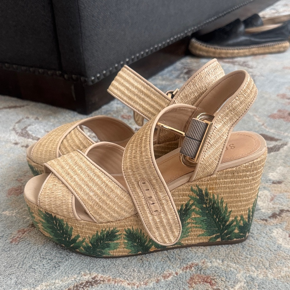 SCHUTZ WEDGE SANDALS FOR THE SUMMER?!